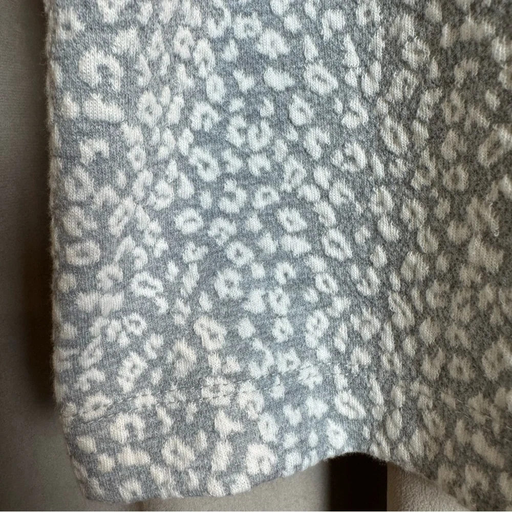 LOFT Gray Patterned Puff Sleeve Blouse‎ cheetah leopard top Cottagecore